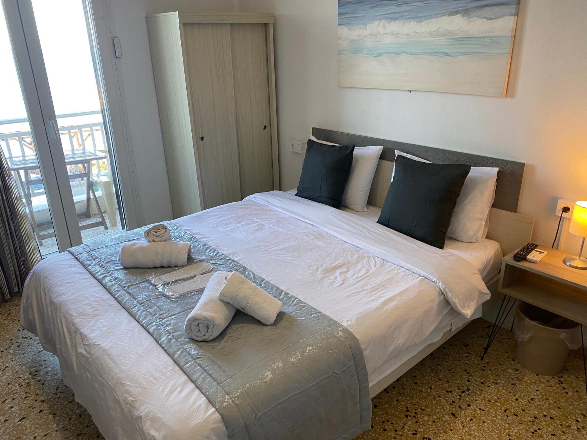 Sunset View Rooms Agía Triás Dış mekan fotoğraf